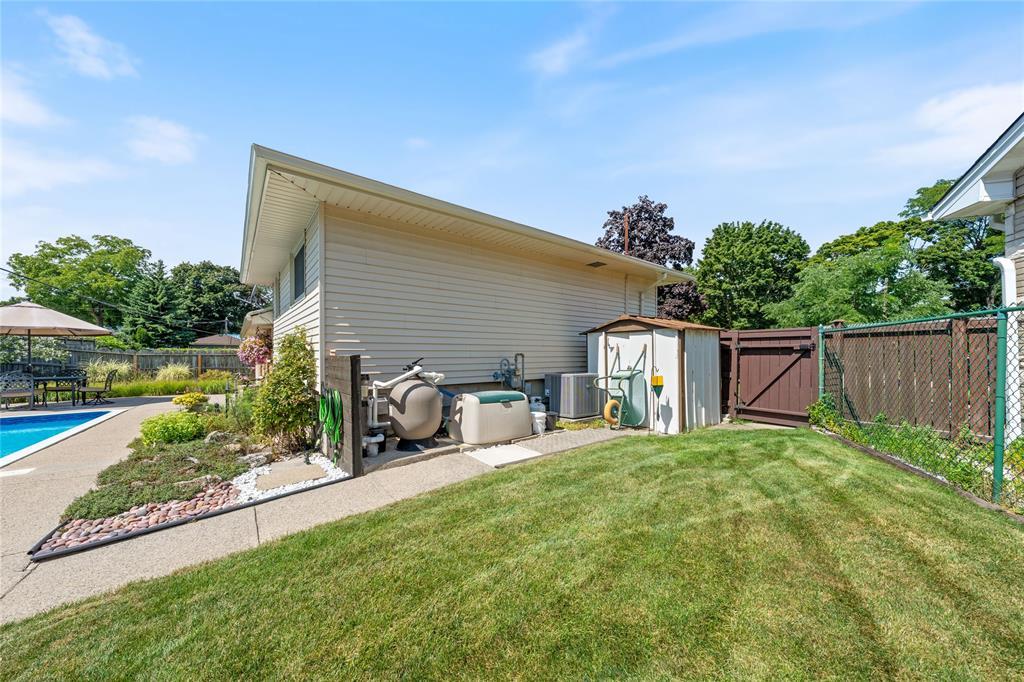 875 Champlain Road, Sarnia, ON