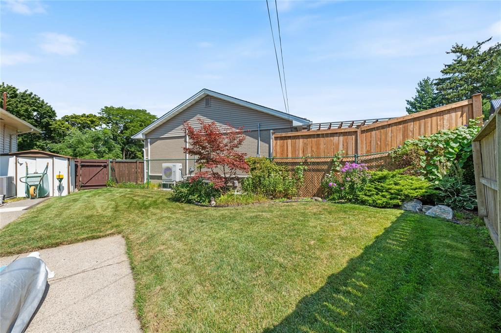 875 Champlain Road, Sarnia, ON