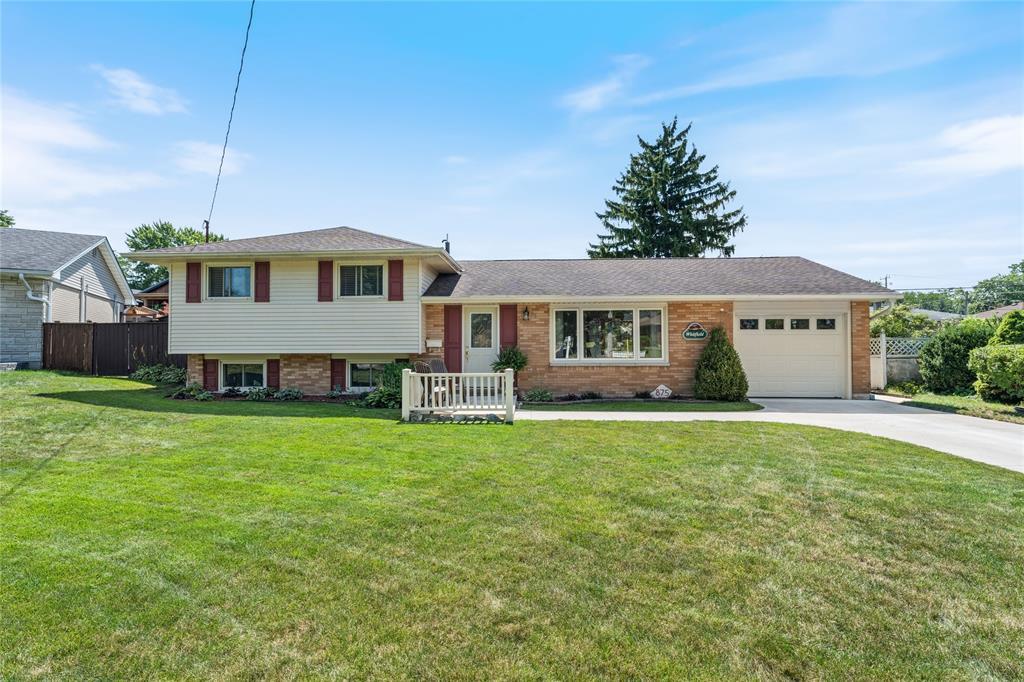 875 Champlain Road, Sarnia, ON