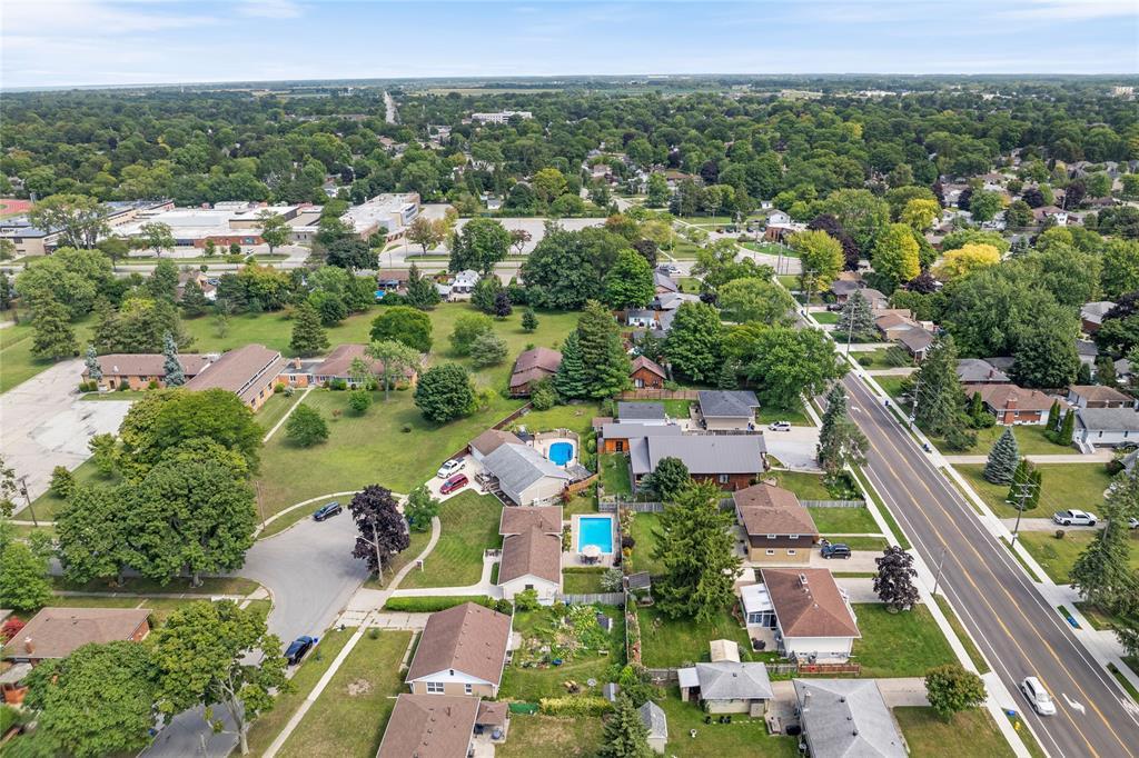 875 Champlain Road, Sarnia, ON