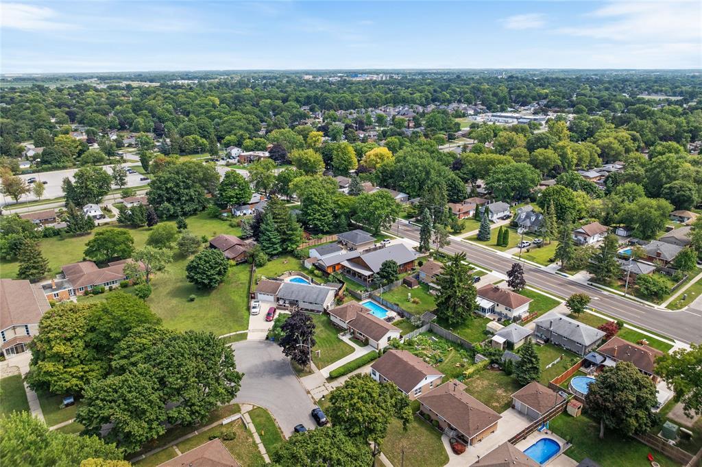 875 Champlain Road, Sarnia, ON