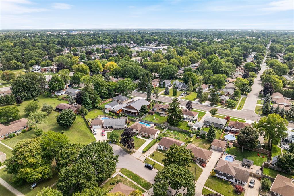 875 Champlain Road, Sarnia, ON