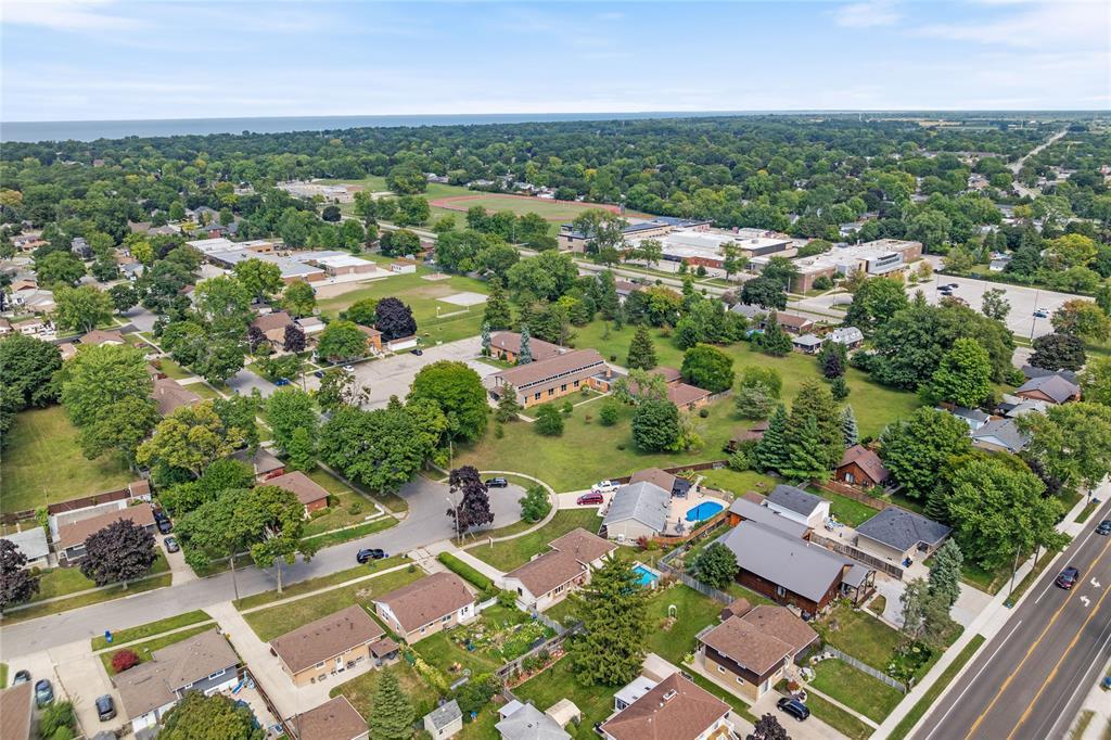 875 Champlain Road, Sarnia, ON