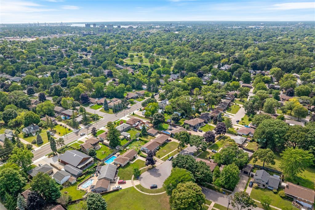 875 Champlain Road, Sarnia, ON