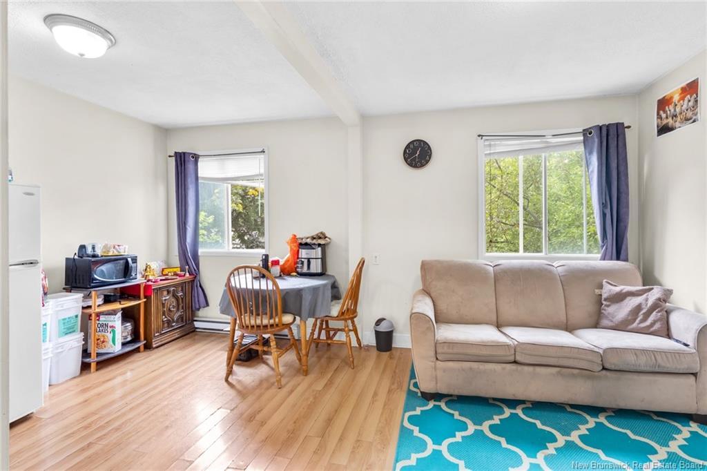 241 Saunders St, Fredericton, NB - Indoor Photo Showing Living Room
