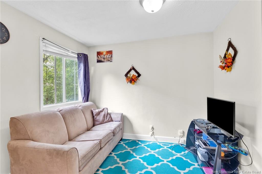 241 Saunders St, Fredericton, NB - Indoor