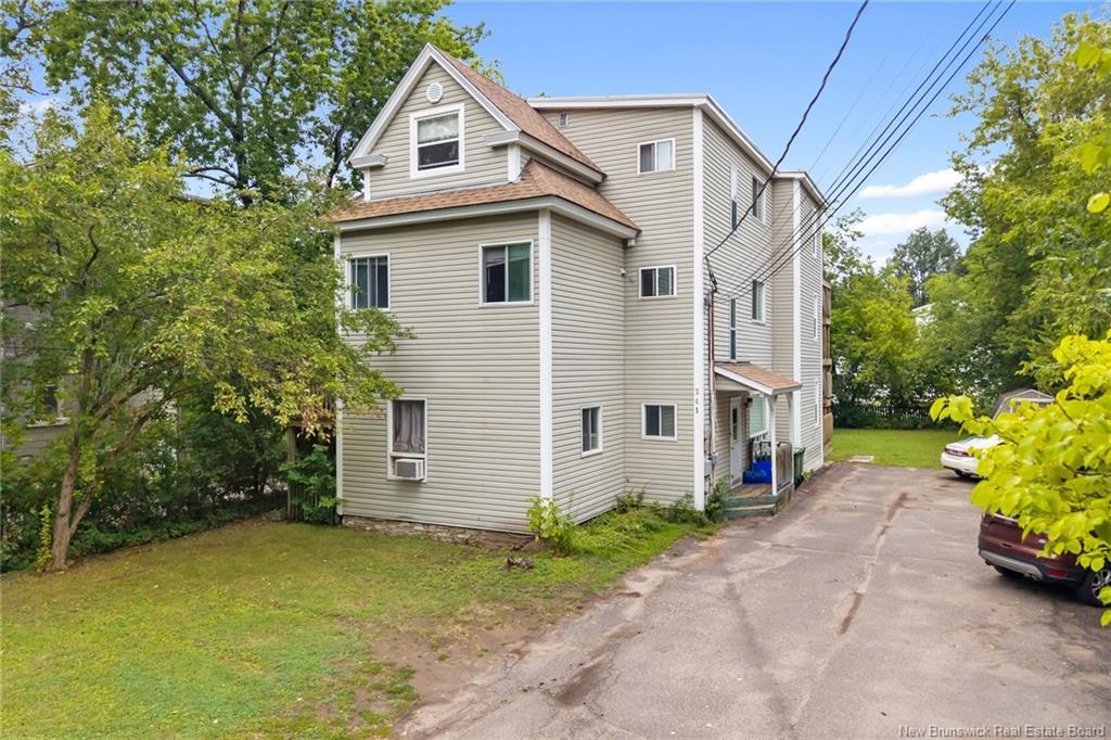 241 Saunders St, Fredericton, NB - Outdoor