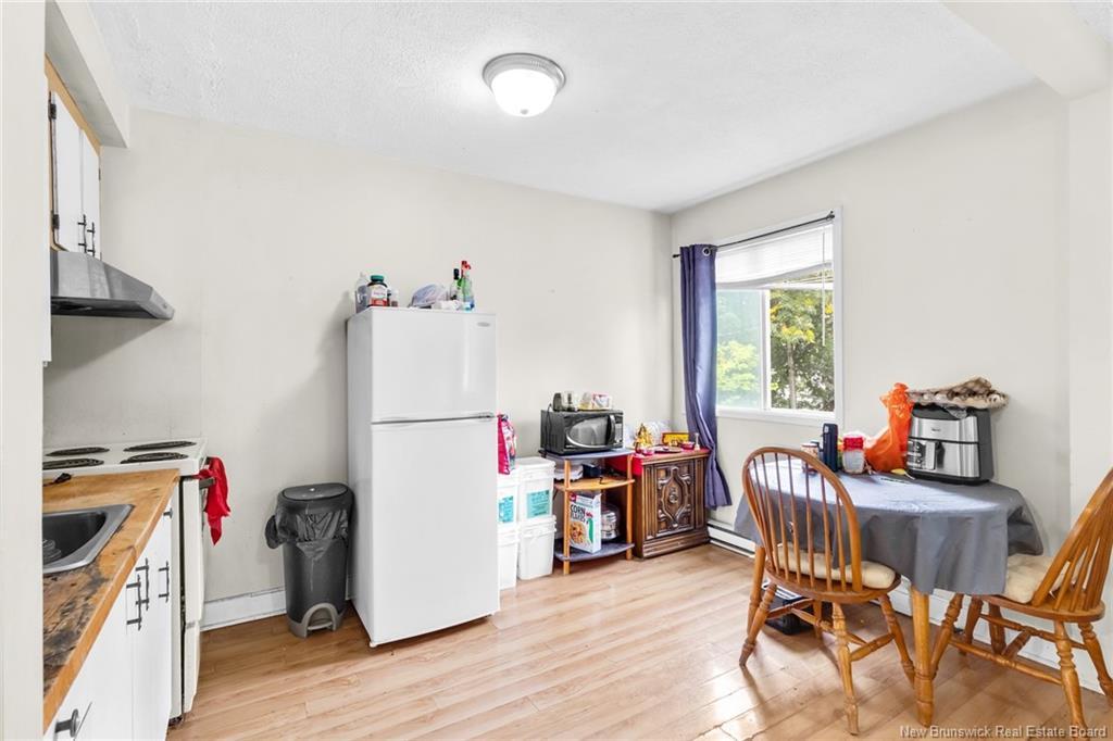 241 Saunders St, Fredericton, NB - Indoor