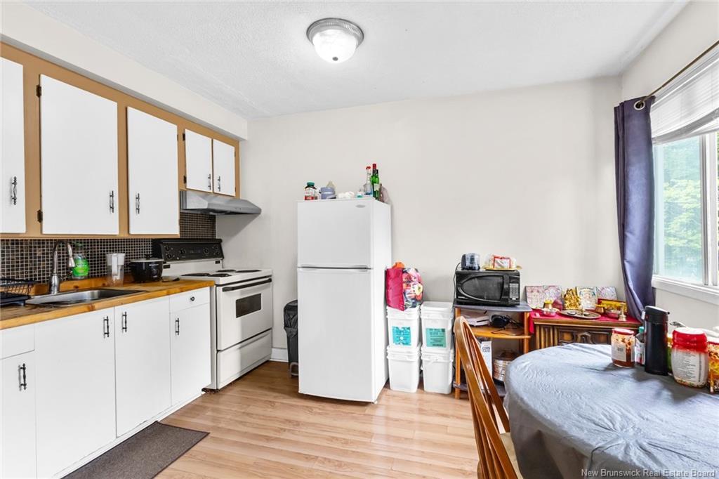 241 Saunders St, Fredericton, NB - Indoor Photo Showing Kitchen