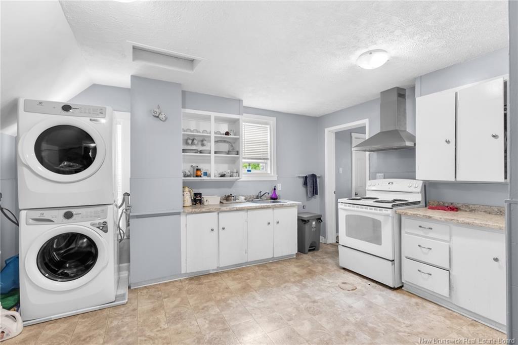 241 Saunders St, Fredericton, NB - Indoor Photo Showing Laundry Room