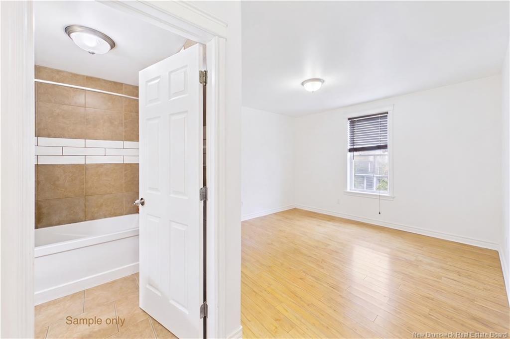 A & B-127 Cornhill St, Moncton, NB - Indoor Photo Showing Other Room