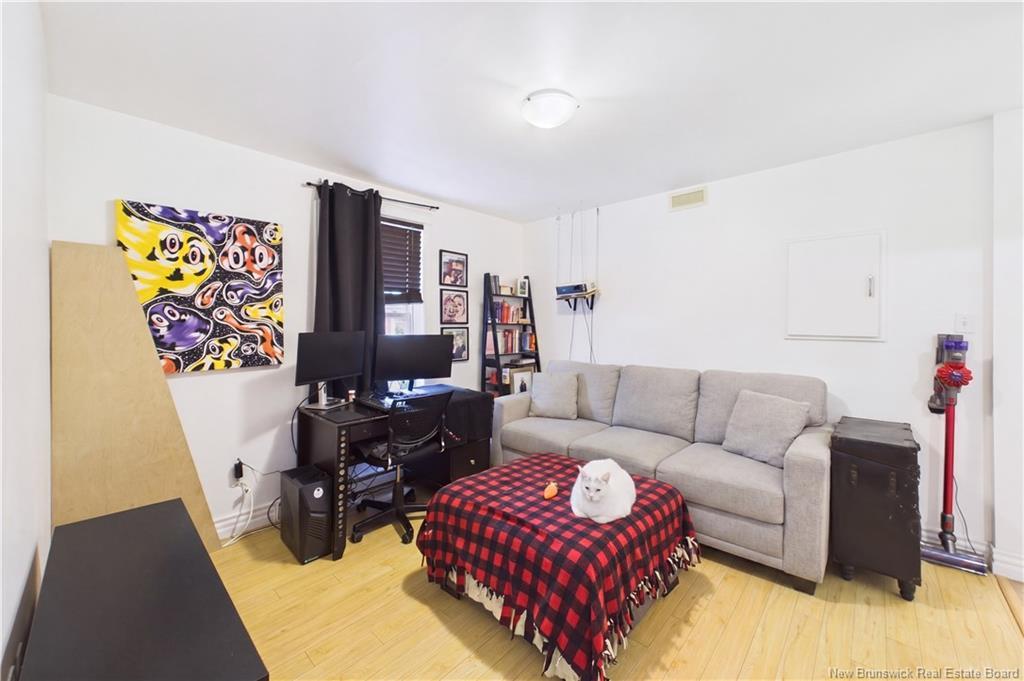 A & B-127 Cornhill St, Moncton, NB - Indoor Photo Showing Living Room