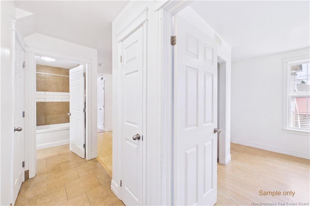 A & B-127 Cornhill St, Moncton, NB - Indoor Photo Showing Other Room