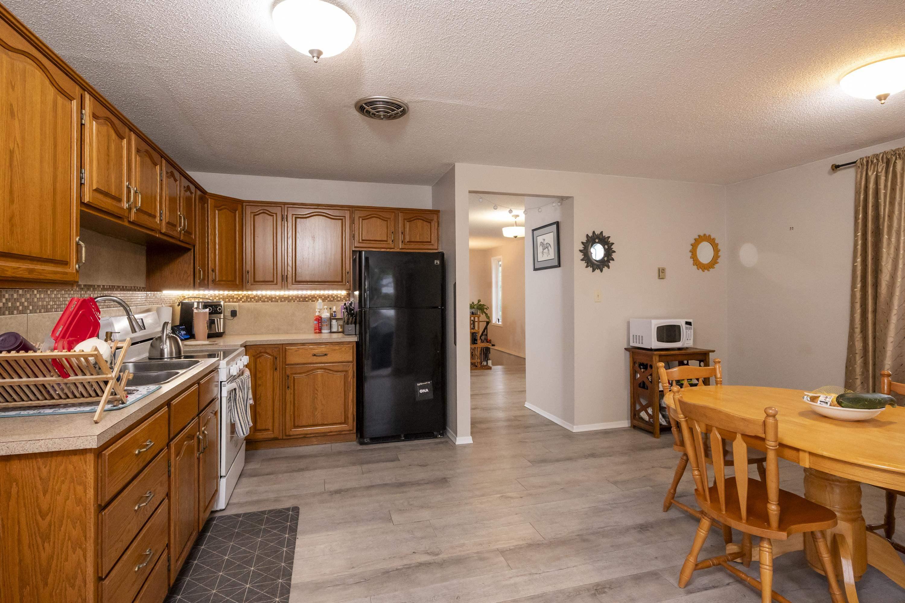 80 Peter Street, Thunder Bay, ON - Indoor Photo Showing Kitchen