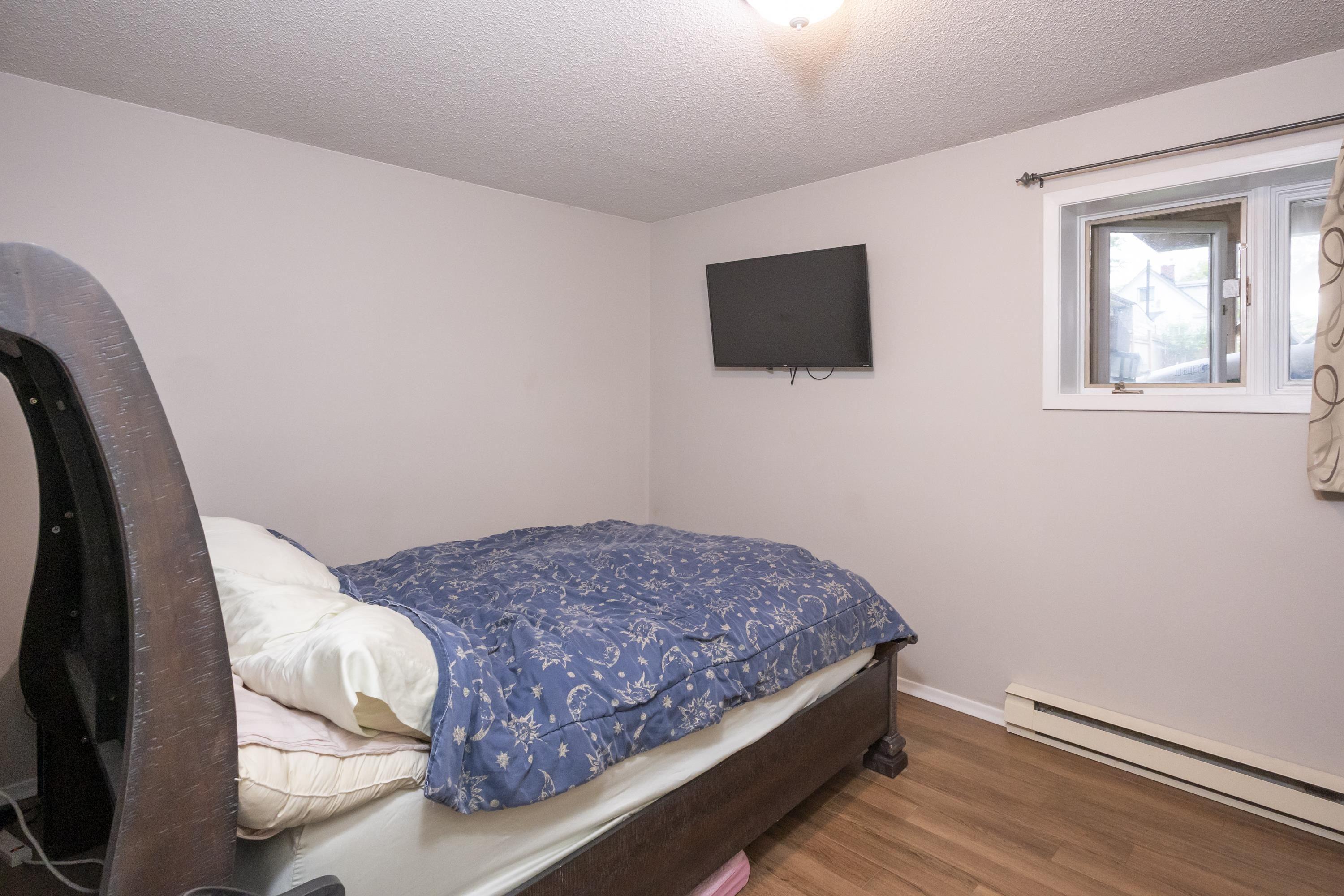 80 Peter Street, Thunder Bay, ON - Indoor Photo Showing Bedroom