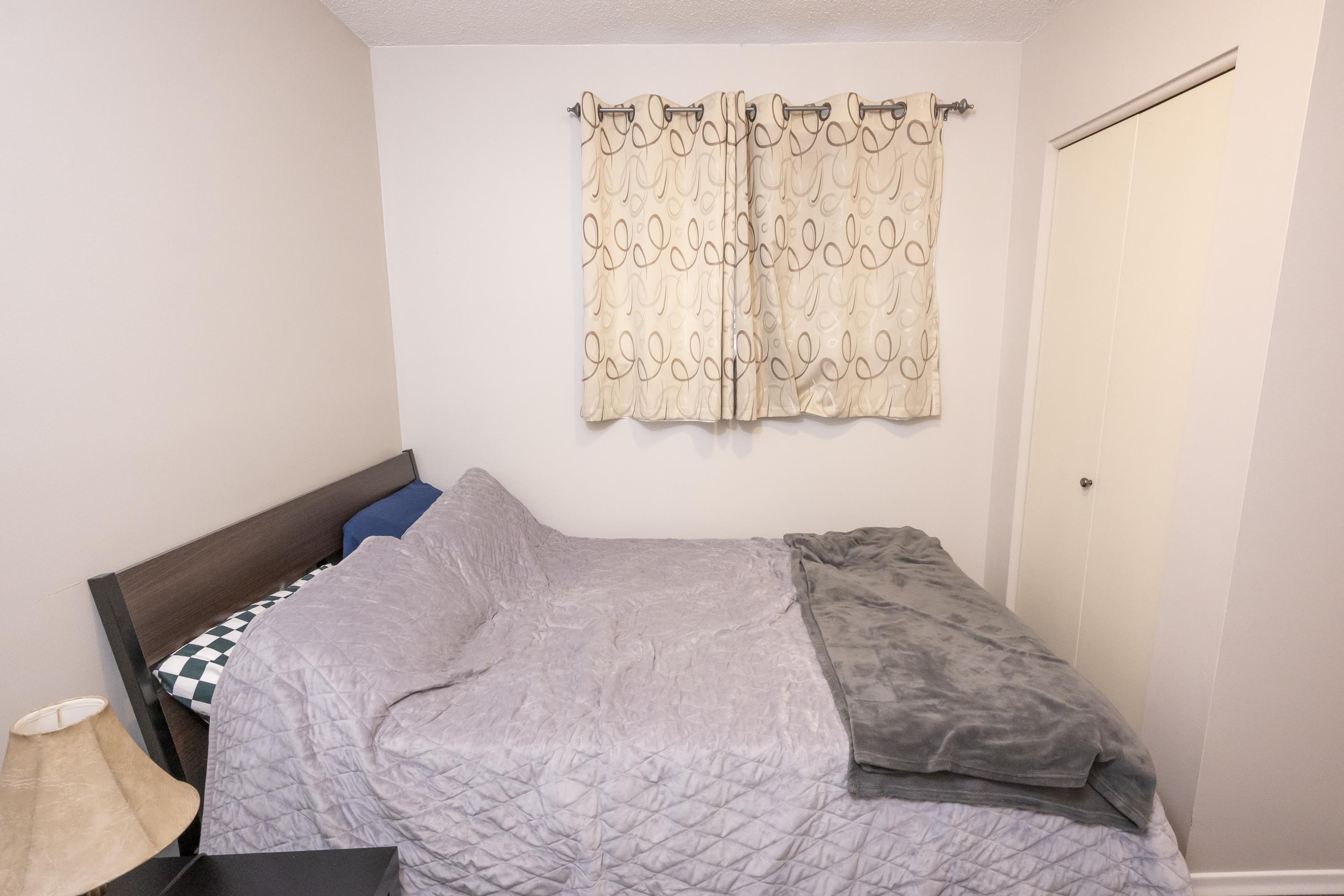 80 Peter Street, Thunder Bay, ON - Indoor Photo Showing Bedroom