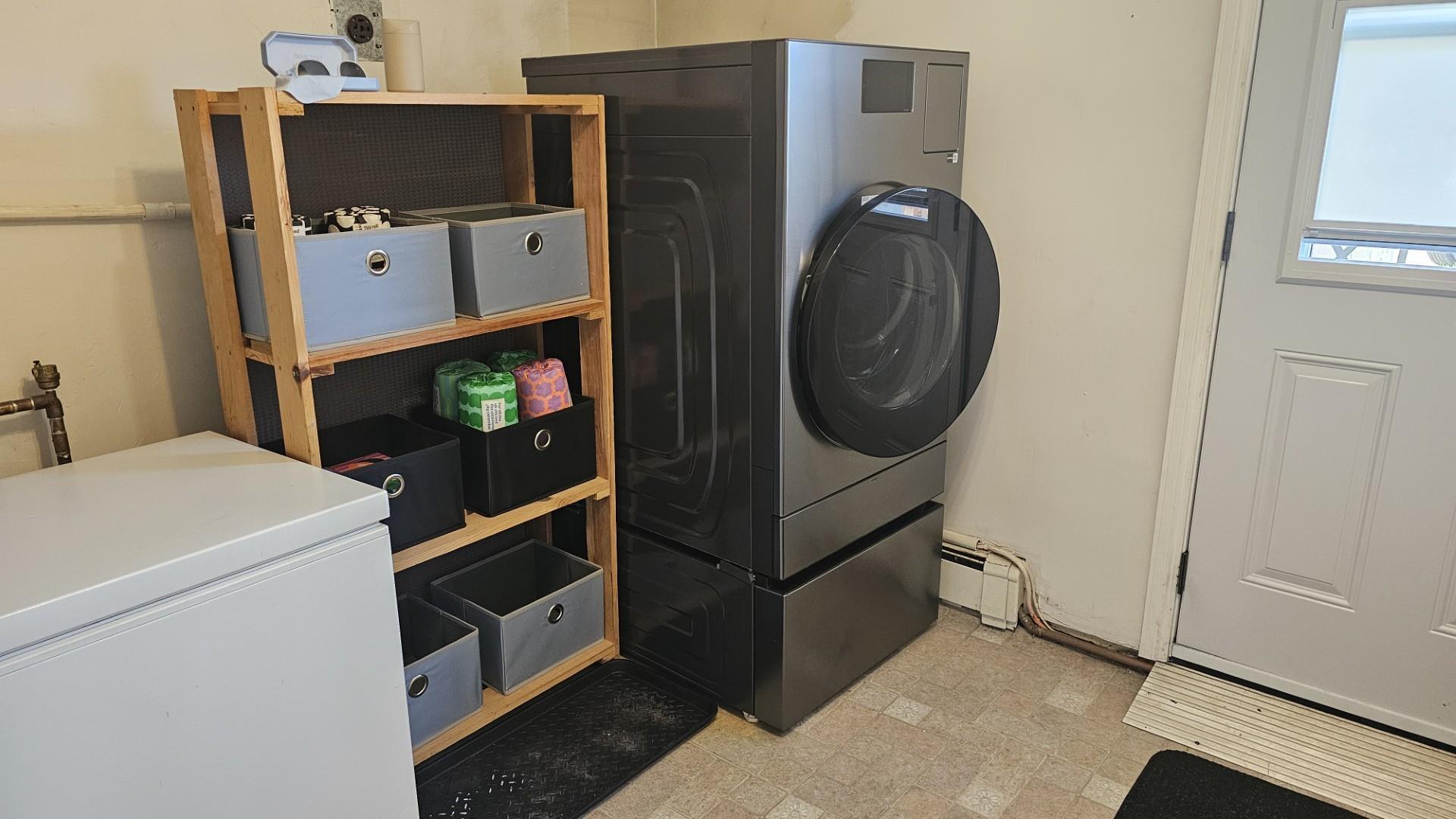 606 Kingsway, Thunder Bay, ON - Indoor Photo Showing Laundry Room