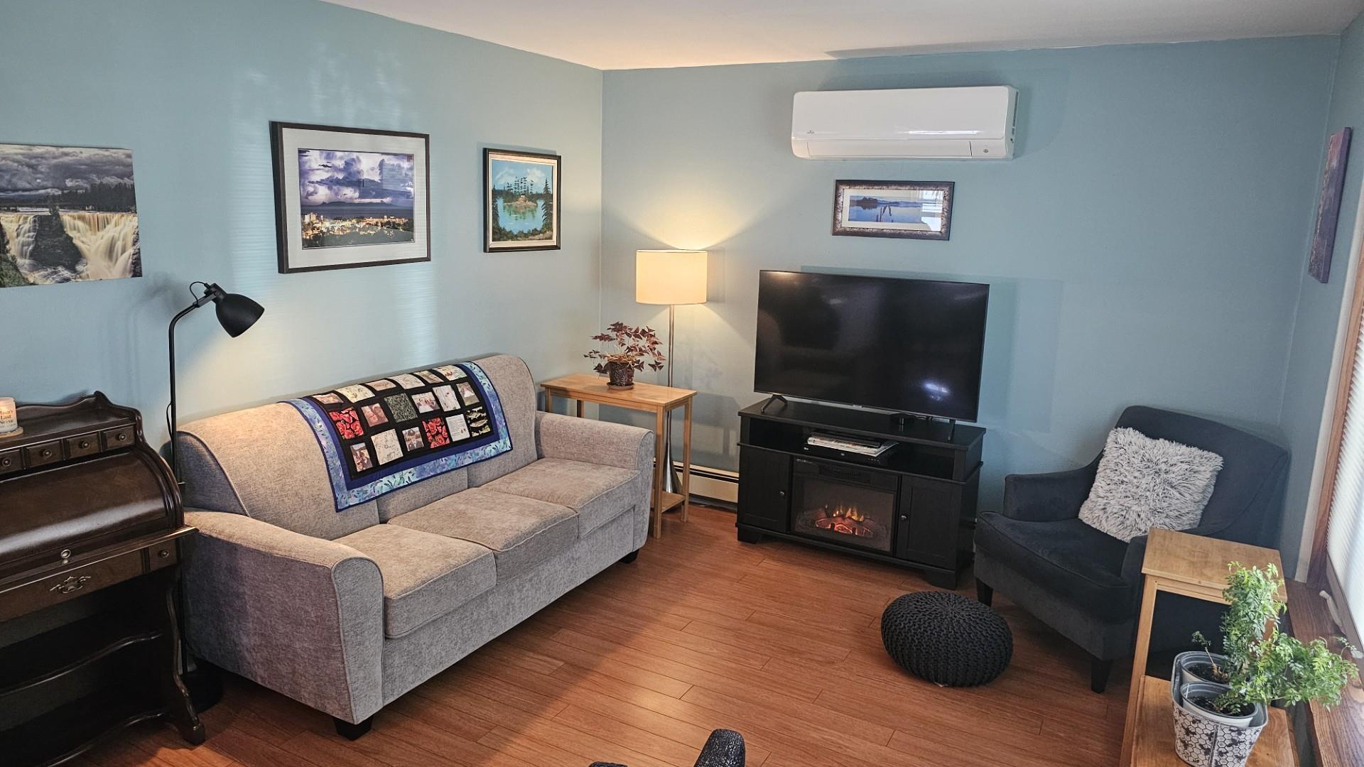 606 Kingsway, Thunder Bay, ON - Indoor Photo Showing Living Room