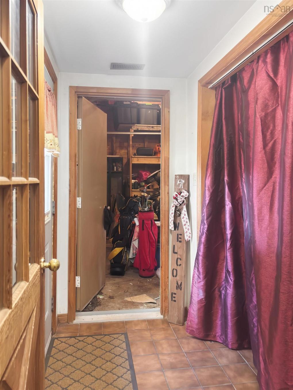 61 Jenks Avenue, Parrsboro, NS - Indoor