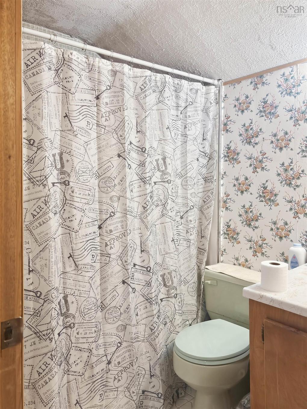 61 Jenks Avenue, Parrsboro, NS - Indoor Photo Showing Bathroom