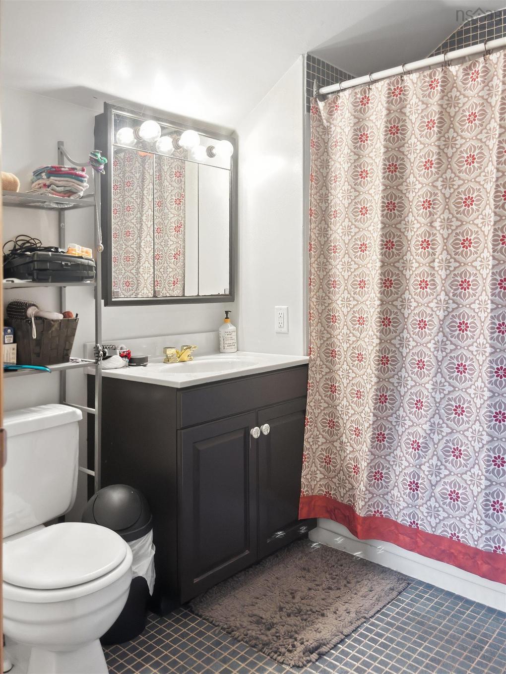 61 Jenks Avenue, Parrsboro, NS - Indoor Photo Showing Bathroom