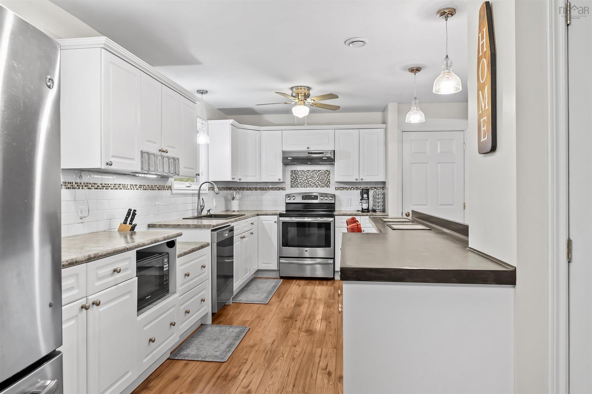 21 Cathy Road, Brookside, NS - Indoor Photo Showing Kitchen With Upgraded Kitchen
