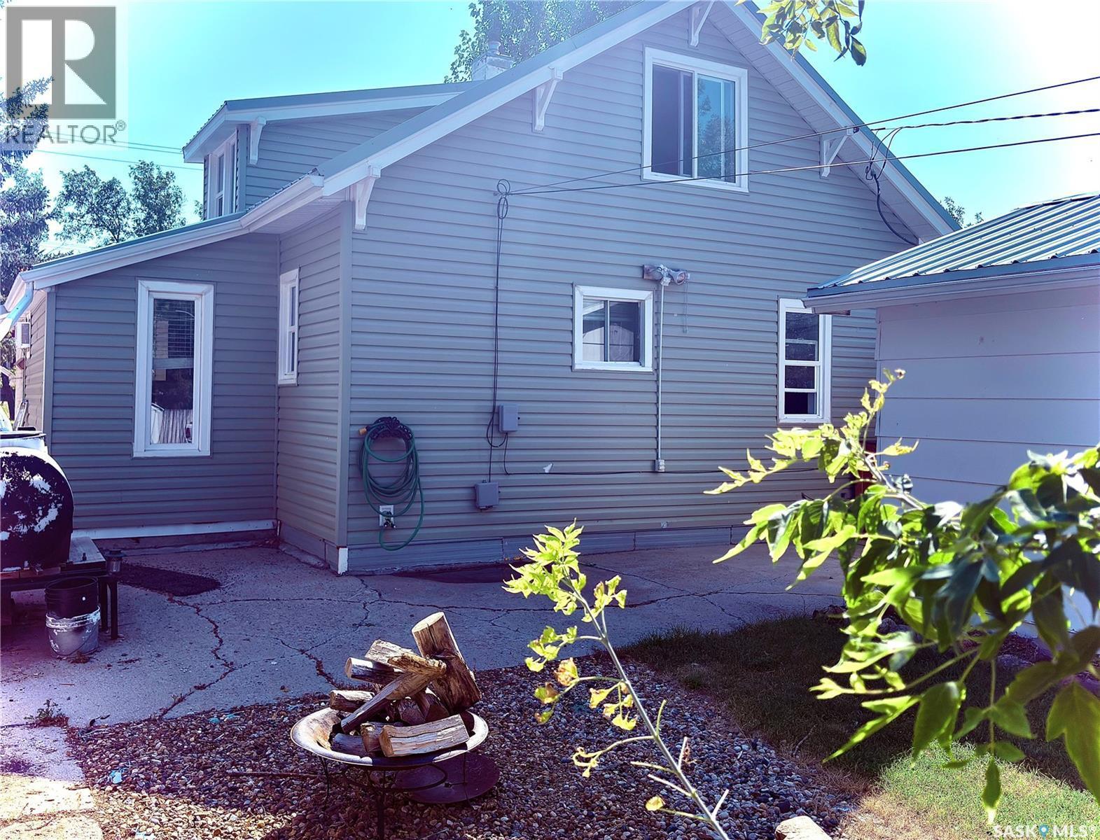 217 7Th Avenue E, Assiniboia, SK