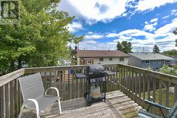 Peek a boo view of the lake for folks 5'3 or above - 