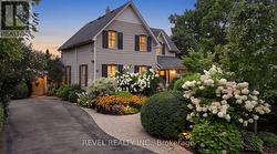 22 MARY STREET Milton, ON L9T 1L5
