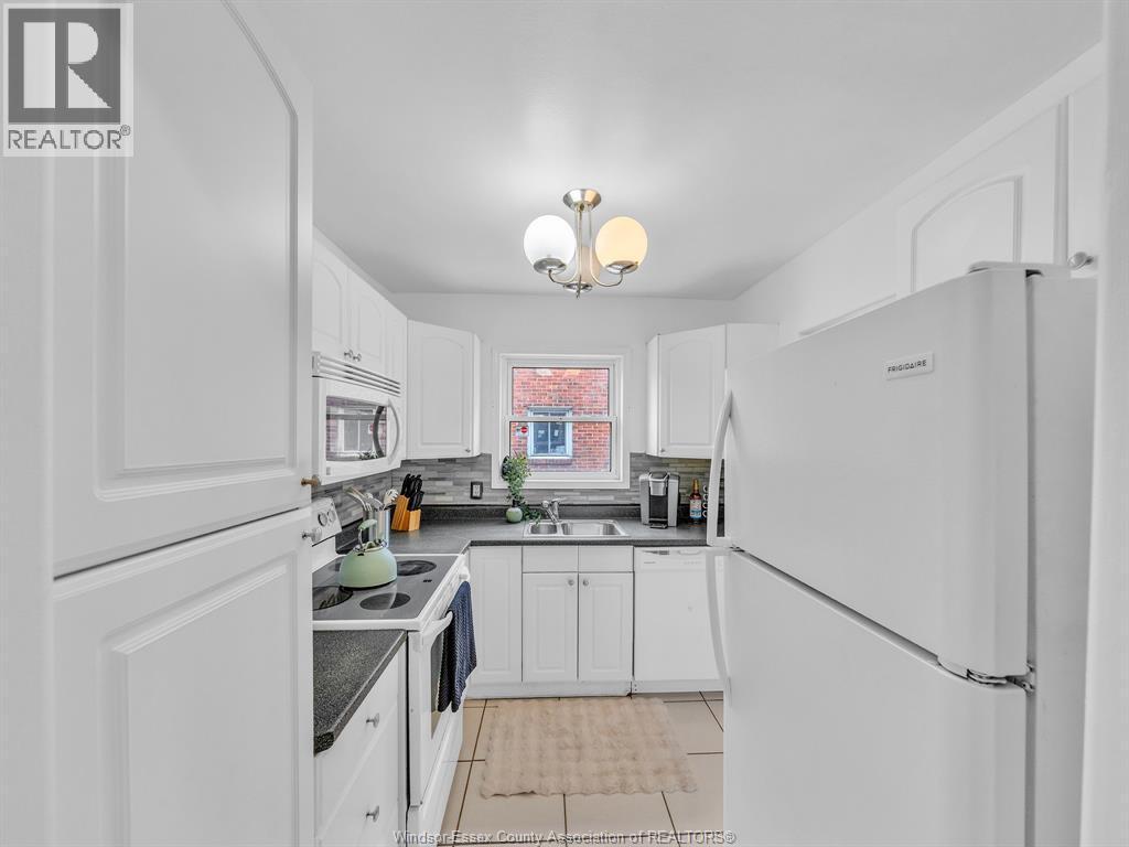 2187 Girardot, Windsor, ON