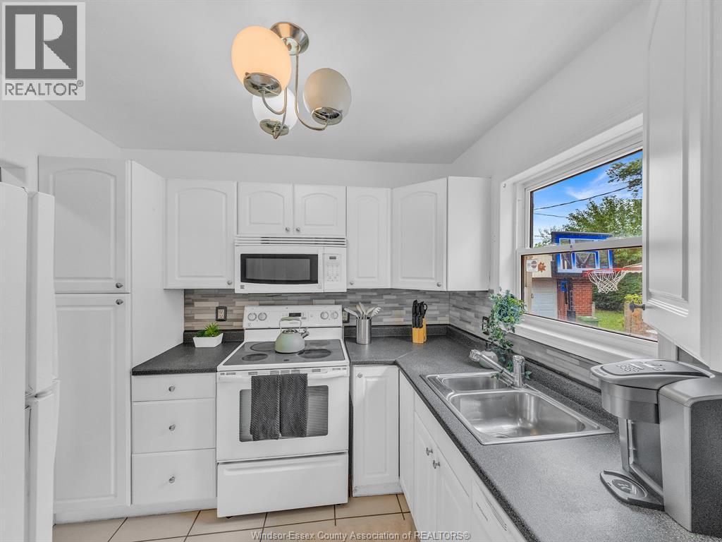 2187 Girardot, Windsor, ON