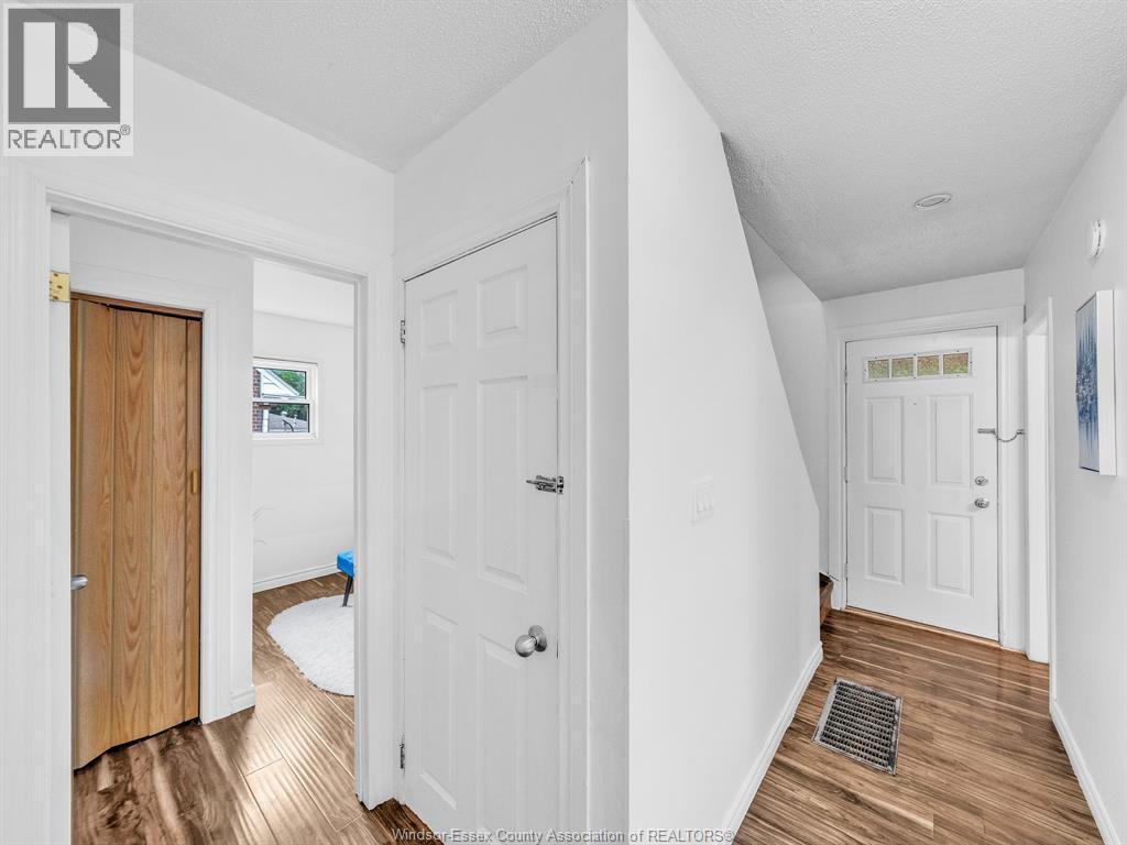 2187 Girardot, Windsor, ON