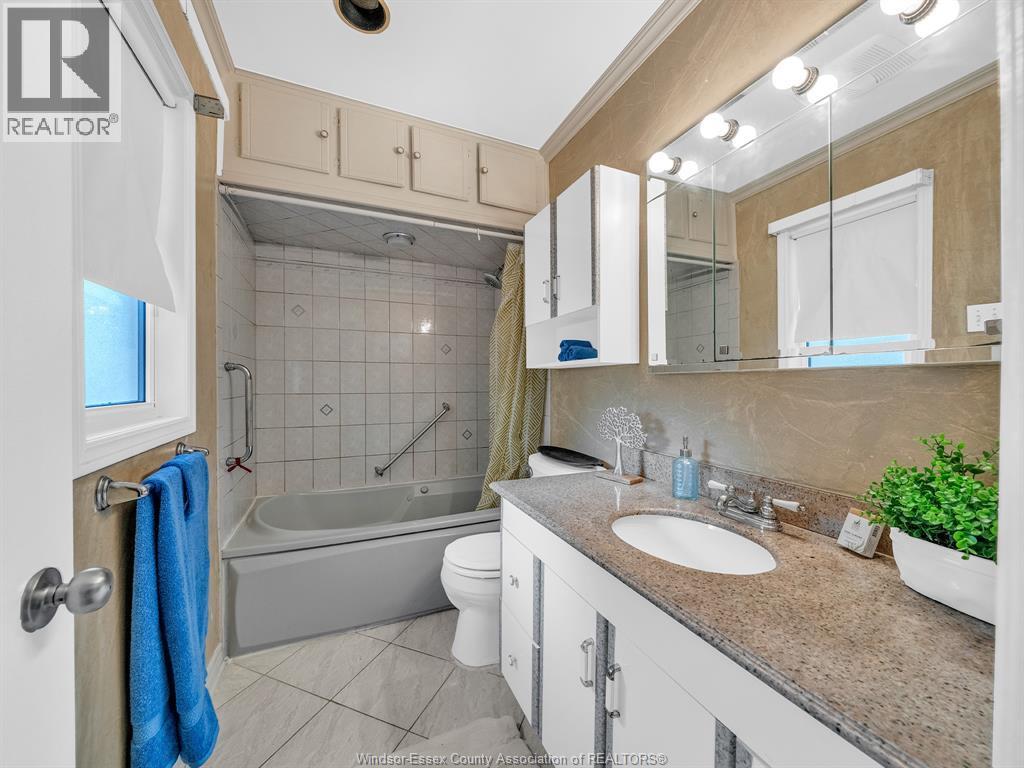 2187 Girardot, Windsor, ON