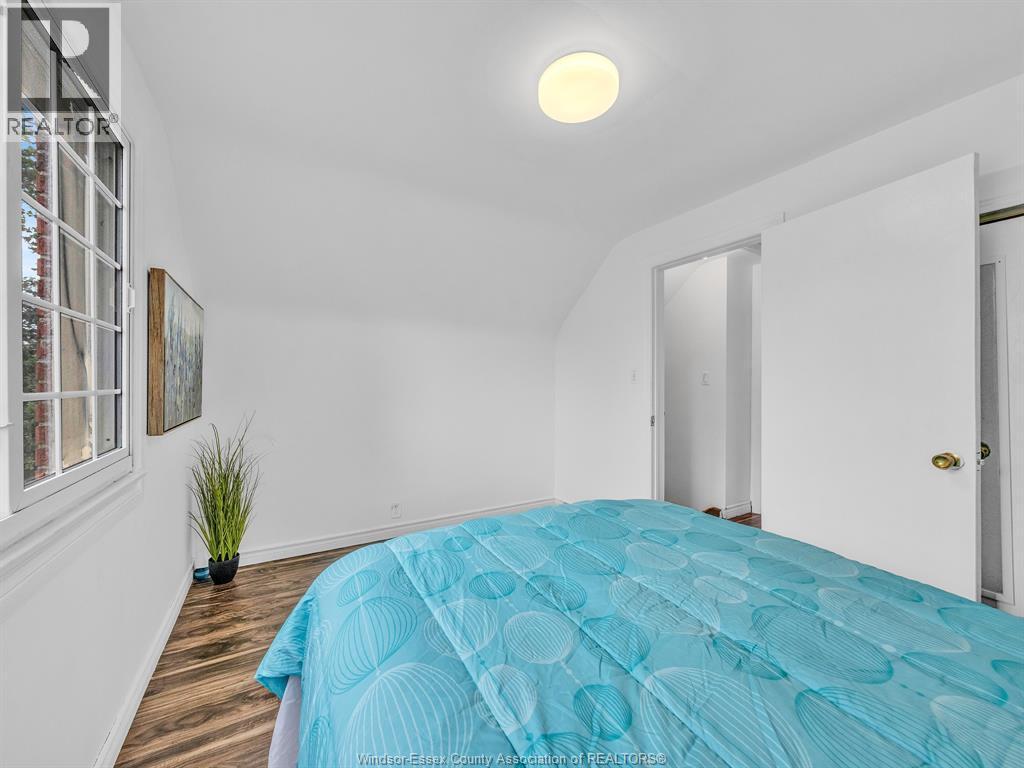 2187 Girardot, Windsor, ON