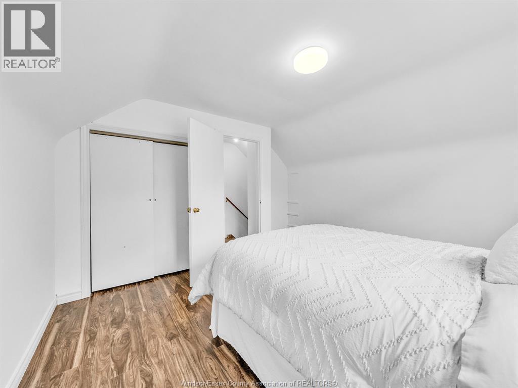 2187 Girardot, Windsor, ON