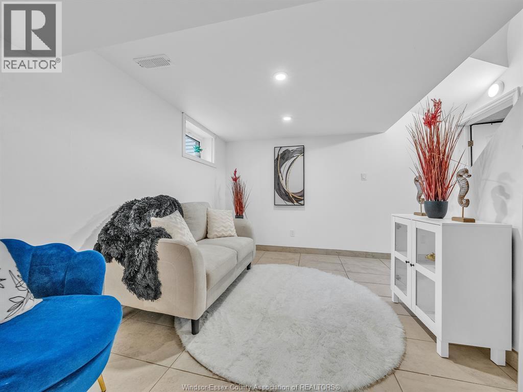 2187 Girardot, Windsor, ON
