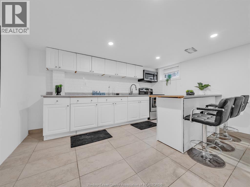 2187 Girardot, Windsor, ON