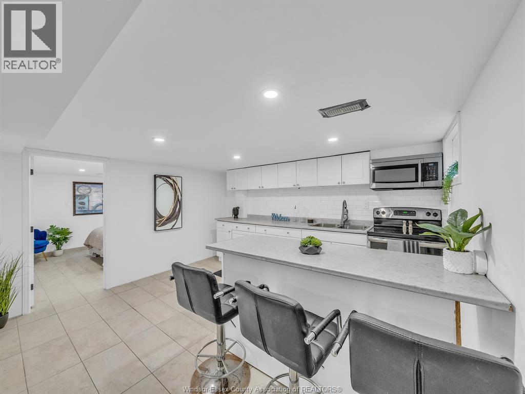 2187 Girardot, Windsor, ON