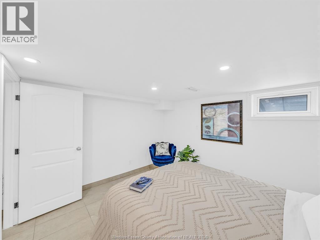 2187 Girardot, Windsor, ON