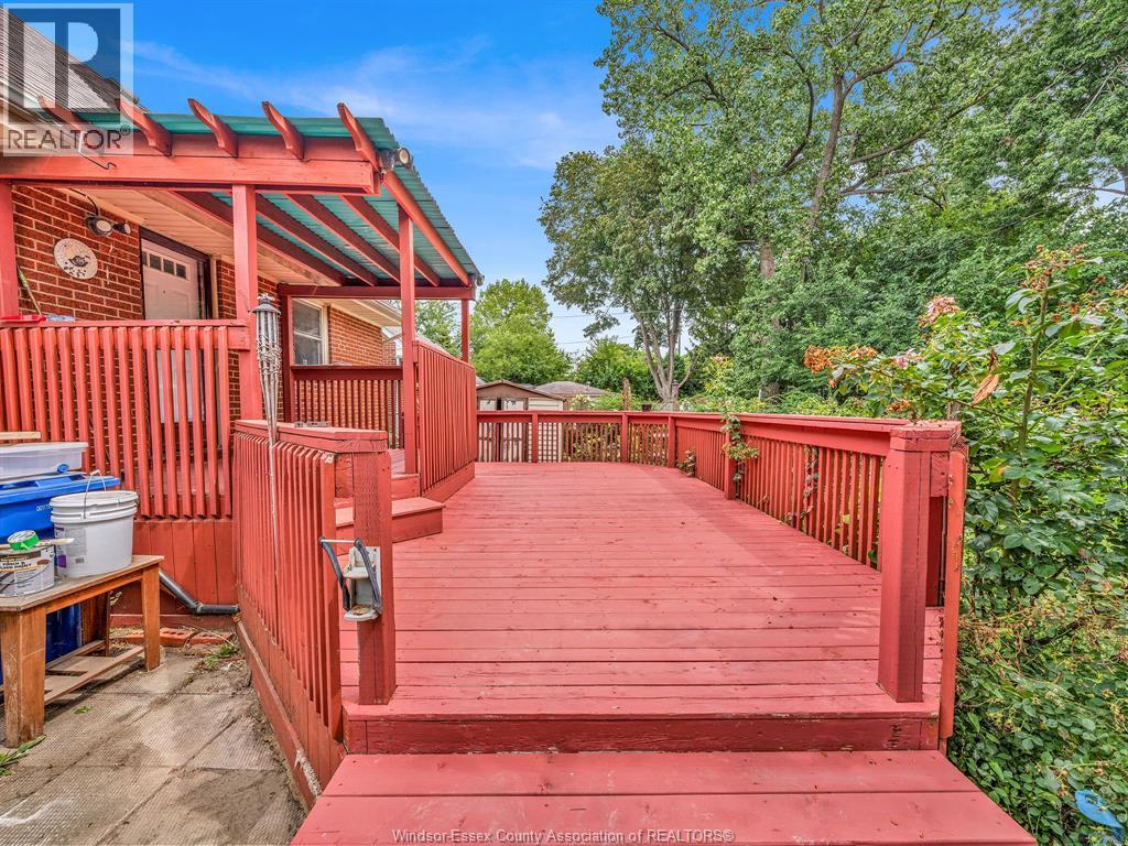 2187 Girardot, Windsor, ON
