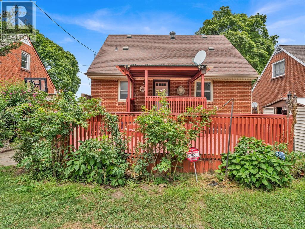 2187 Girardot, Windsor, ON