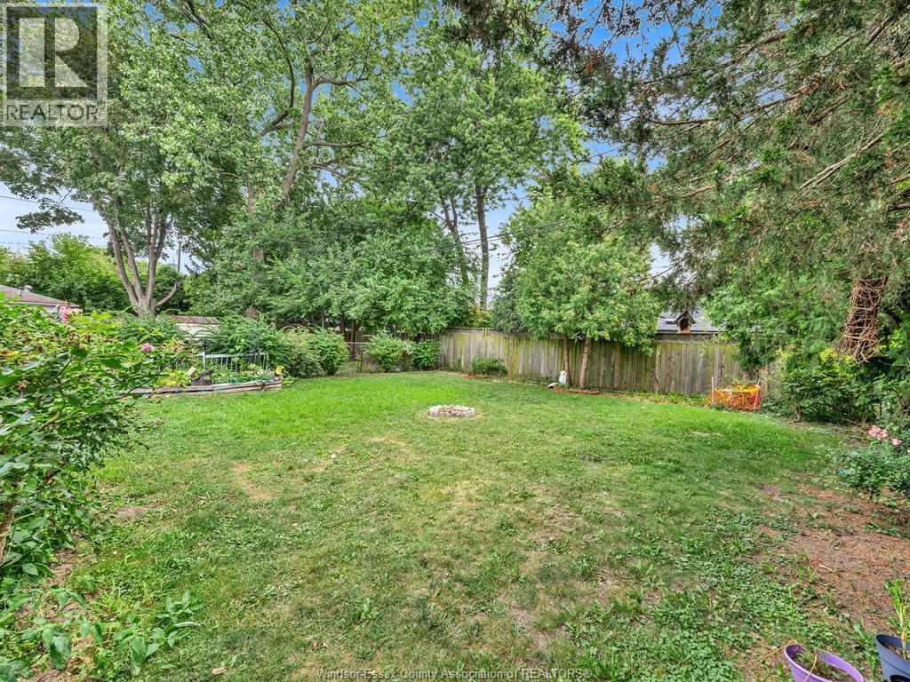 2187 Girardot, Windsor, ON