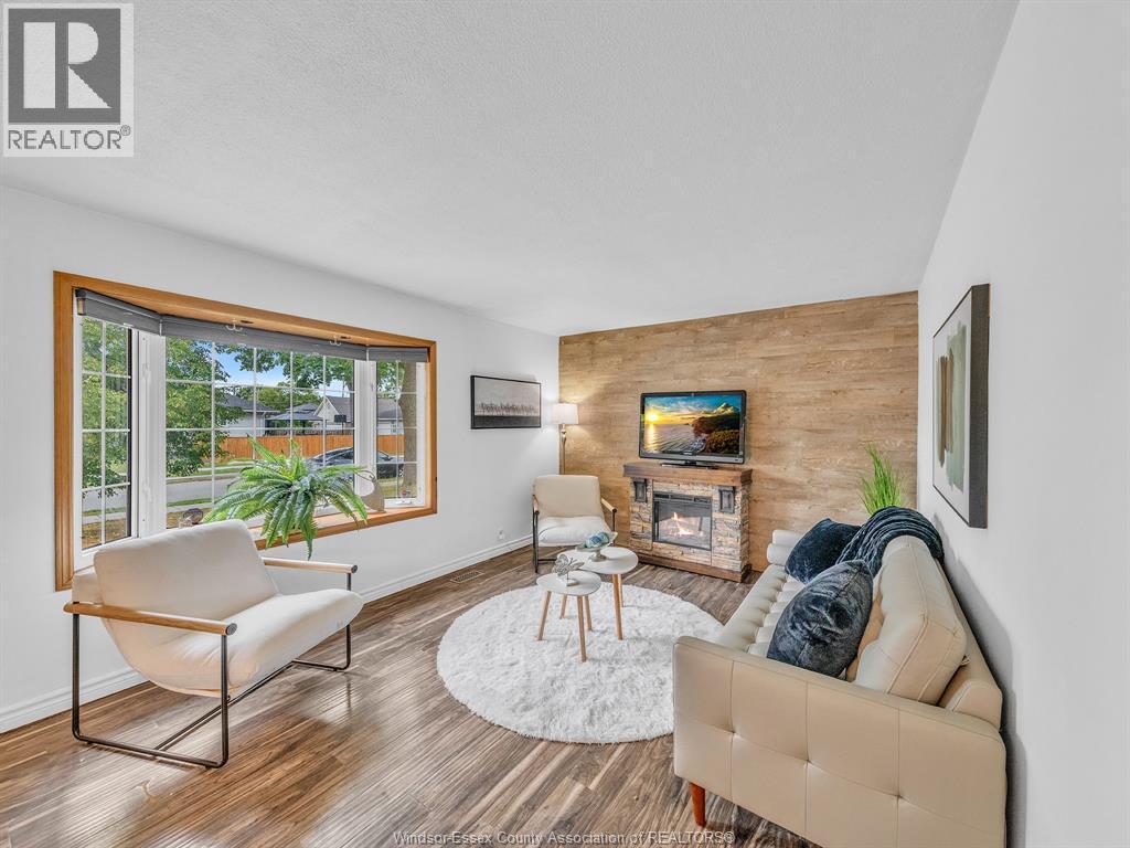2187 Girardot, Windsor, ON