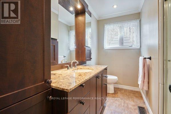 401 Phoenix Crescent, Ottawa, ON