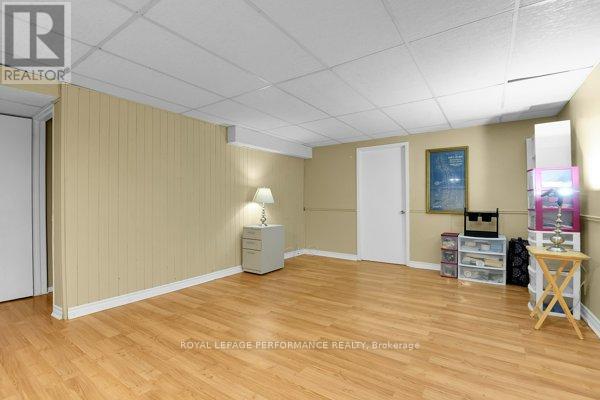 401 Phoenix Crescent, Ottawa, ON