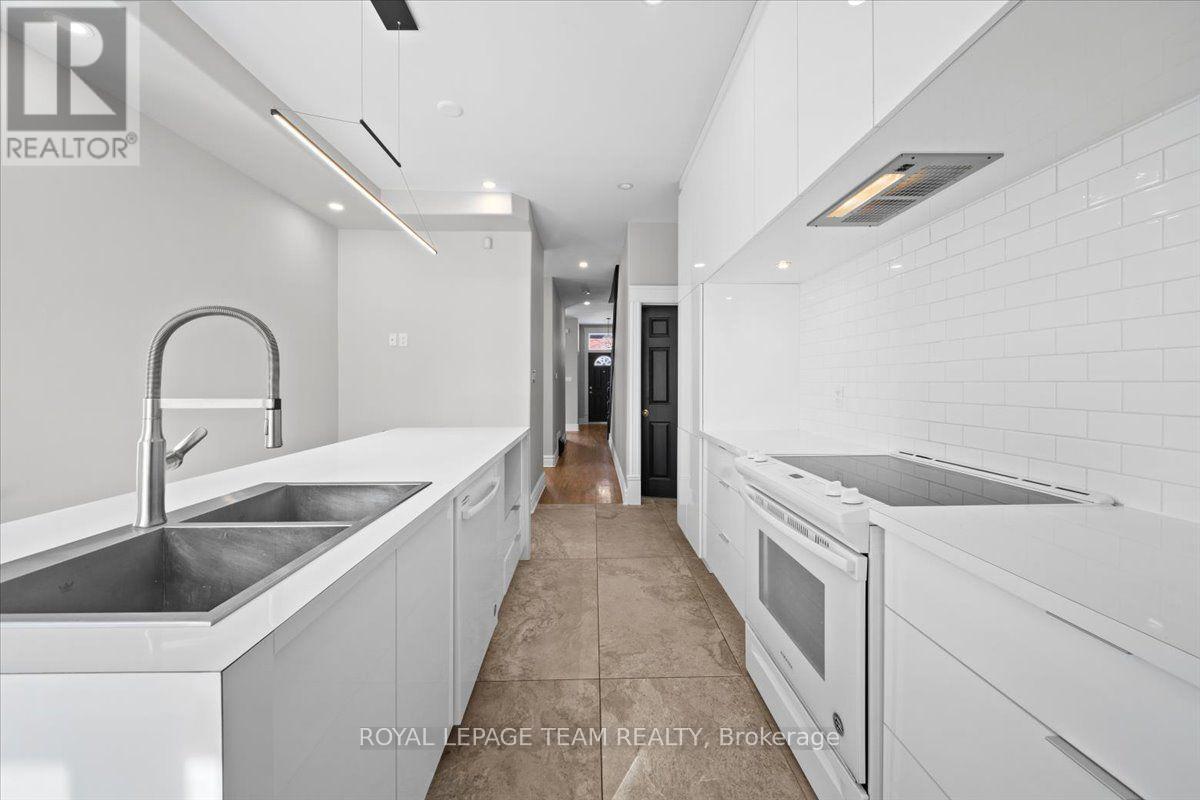 132 Elm Street, Ottawa, ON