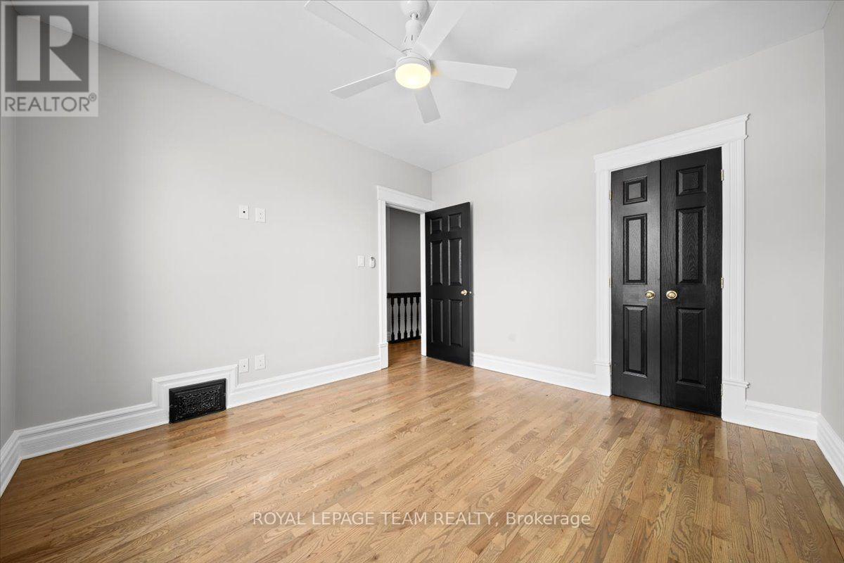 132 Elm Street, Ottawa, ON