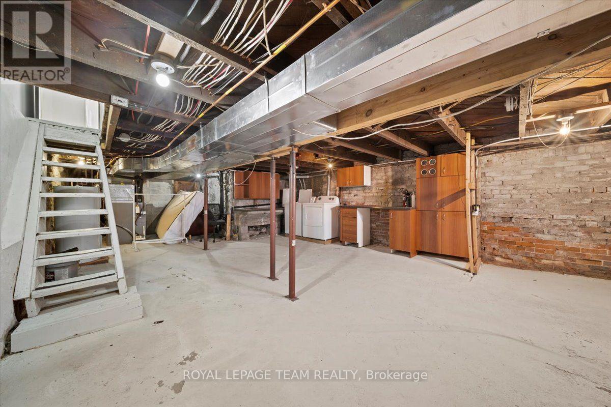 132 Elm Street, Ottawa, ON