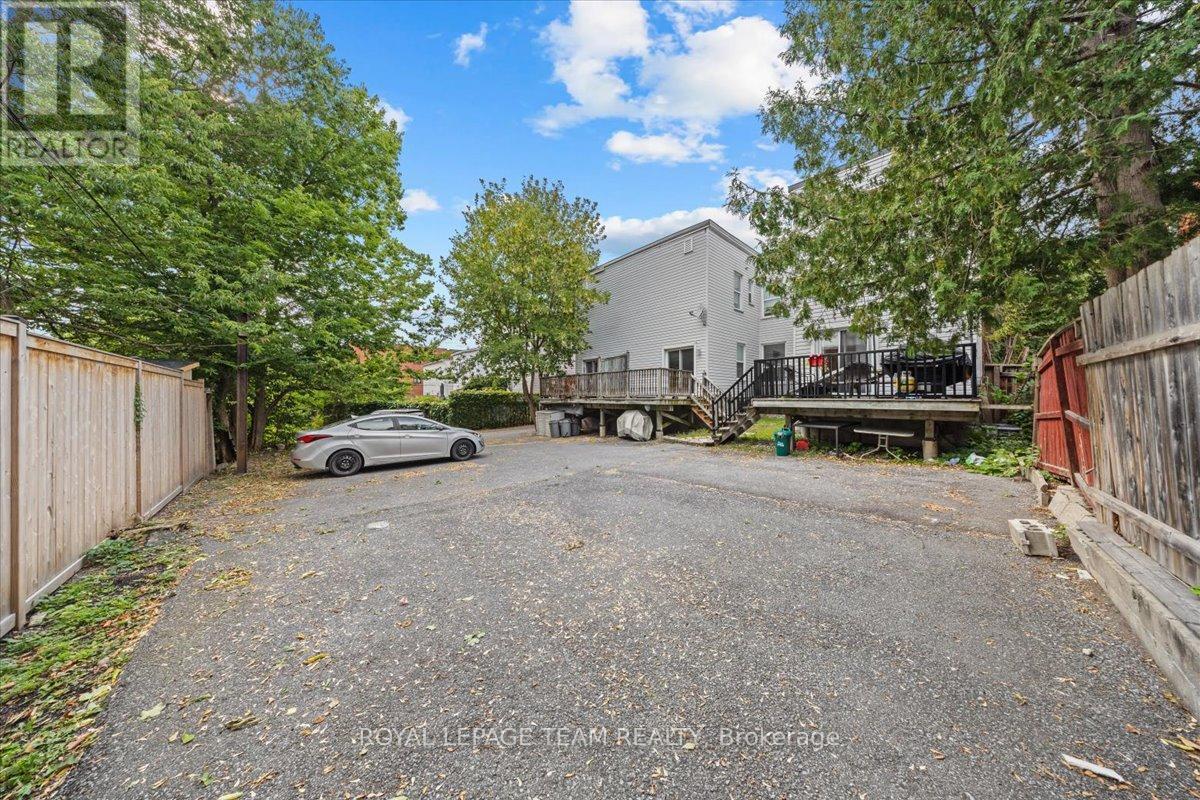 132 Elm Street, Ottawa, ON
