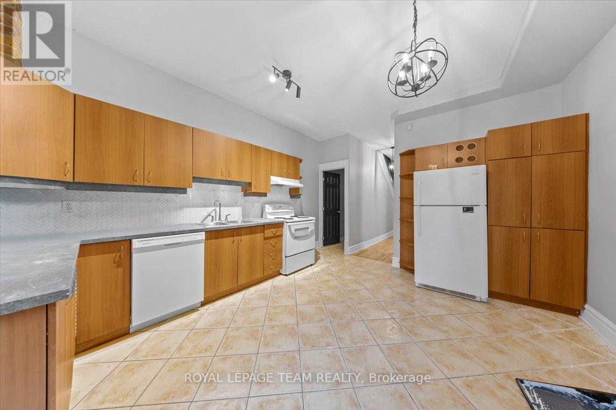 134 Elm Street, Ottawa, ON